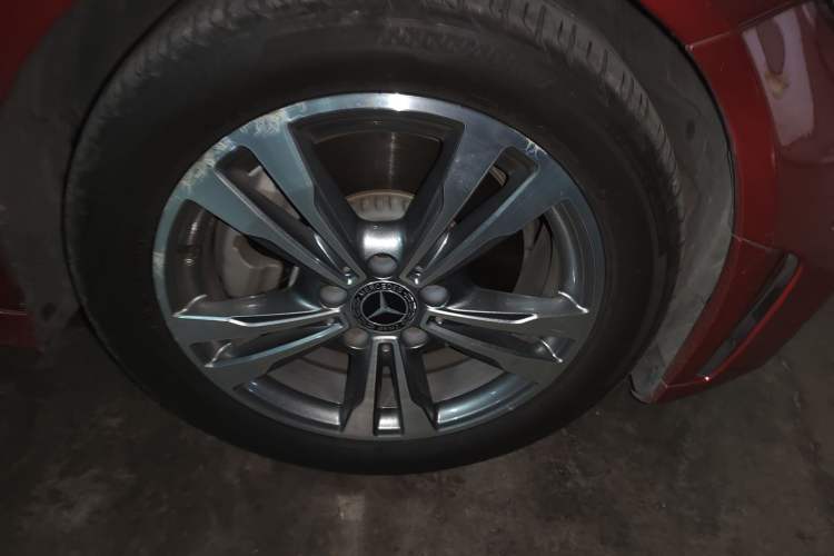 Used Mercedes-Benz C-Class 2019 C 180 L Fashion Edition Sport Version Right Front Wheel Hub