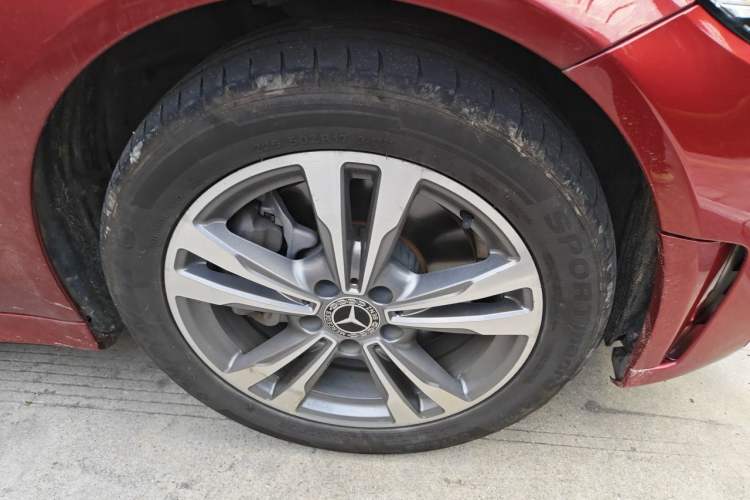 Used Mercedes-Benz C-Class 2019 C 180 L Fashion Edition Sport Version Right Front Wheel Hub