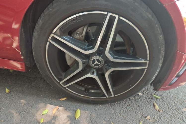 Used Mercedes-Benz C-Class 2019 C 260 Coupe Right Front Wheel Hub