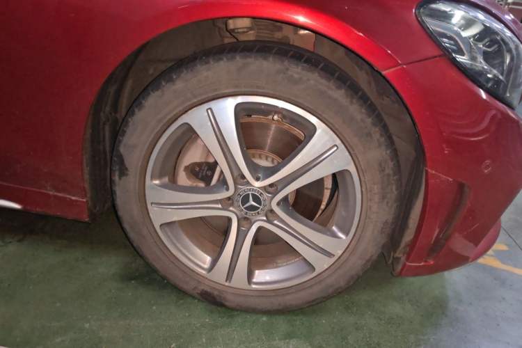 Used Mercedes-Benz C-Class 2019 Restyled C 260 L Sport Edition Right Front Wheel Hub