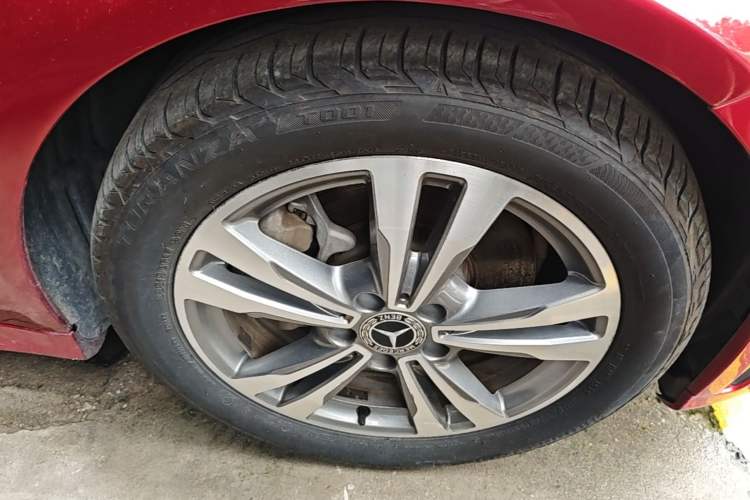 Used Mercedes-Benz C-Class 2019 C 180 L Fashion Edition Sport Version Right Front Wheel Hub