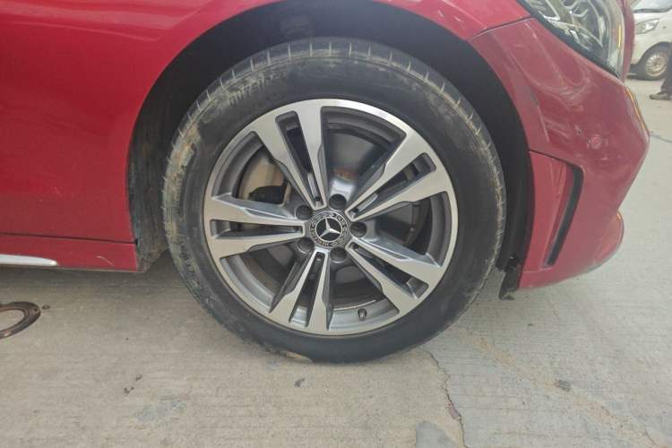 Used Mercedes-Benz C-Class 2019 C 180 L Fashion Edition Sport Version Right Front Wheel Hub