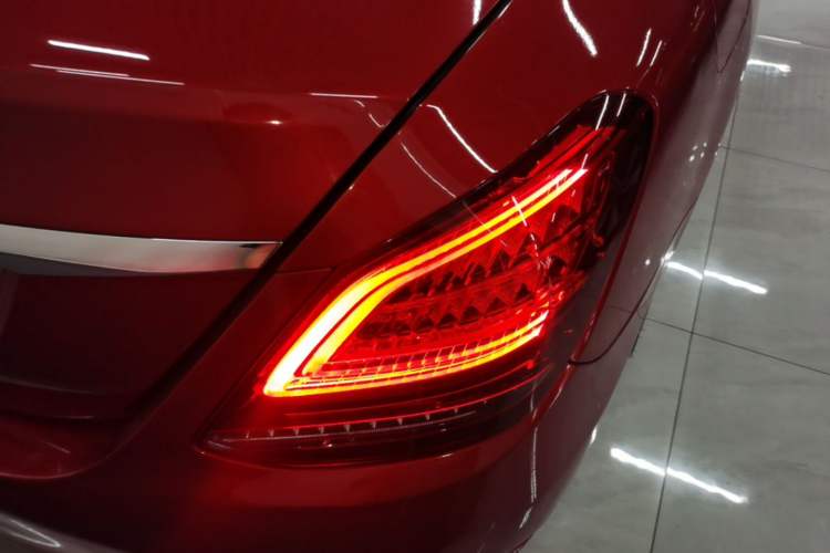Used Mercedes-Benz C-Class 2019 C 180 L Fashion Edition Sport Version Right Rear Taillight