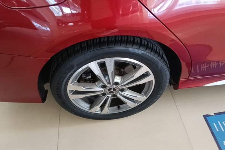 Used Mercedes-Benz C-Class 2019 C 180 L Fashion Edition Sport Version Right Rear Wheel Hub