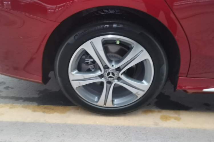 Used Mercedes-Benz C-Class 2019 Restyled C 260 L Sport Edition Right Rear Wheel Hub