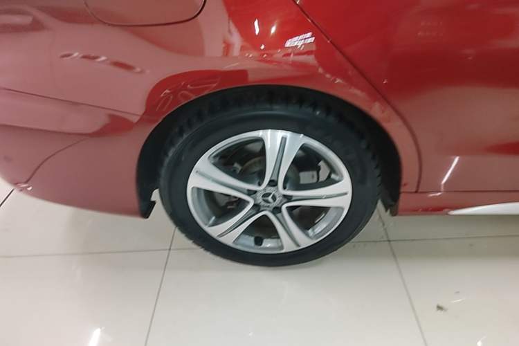 Used Mercedes-Benz C-Class 2019 Restyled C 260 L Sport Edition Right Rear Wheel Hub