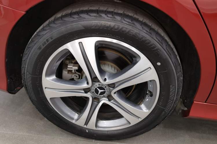 Used Mercedes-Benz C-Class 2019 Restyled C 260 L Sport Edition Right Rear Wheel Hub