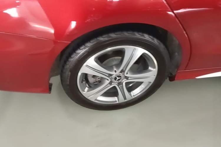 Used Mercedes-Benz C-Class 2019 C 260 L Sport Edition Right Rear Wheel Hub