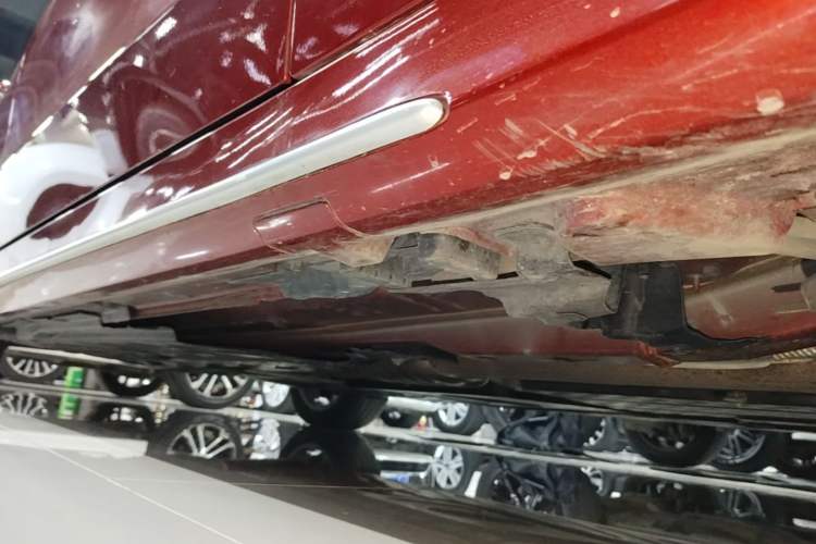Used Mercedes-Benz C-Class 2019 Restyled C 260 L Sport Edition Right Side Sill