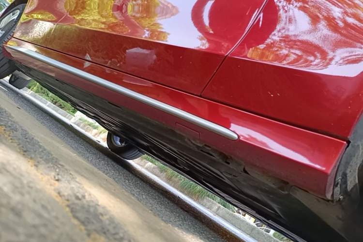 Used Mercedes-Benz C-Class 2019 C 260 L Sport Edition Right Side Sill