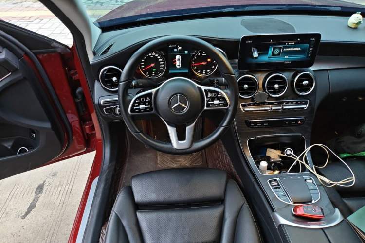 Used Mercedes-Benz C-Class 2019 C 180 L Fashion Edition Sport Version Steering Wheel