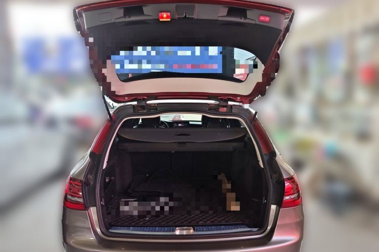 Used Mercedes-Benz C-Class 2019 C 260 Estate Trunk