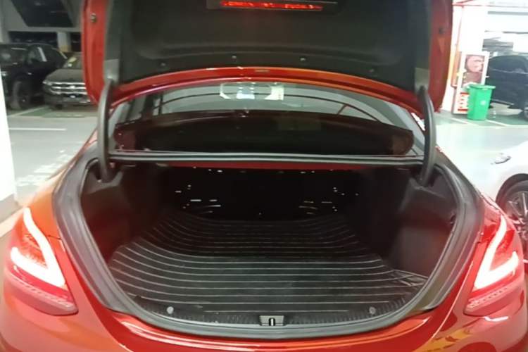 Used Mercedes-Benz C-Class 2019 C 180 L Fashion Edition Sport Version Trunk