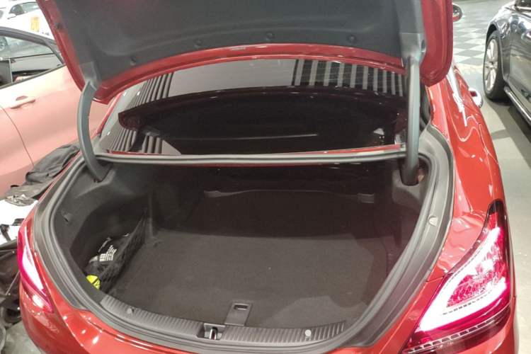 Used Mercedes-Benz C-Class 2019 Restyled C 260 L Sport Edition Trunk