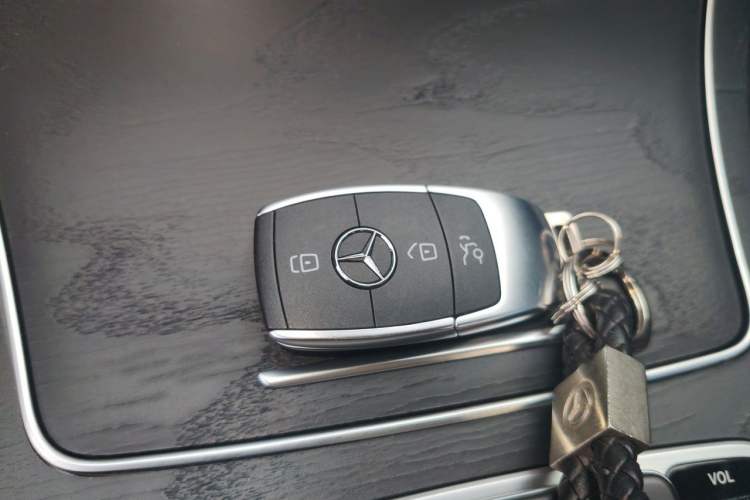 Used Mercedes-Benz C-Class 2019 Restyled C 260 L Sport Edition Vehicle Key