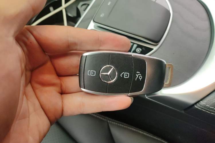 Used Mercedes-Benz C-Class 2019 Restyled C 260 L Sport Edition Vehicle Key