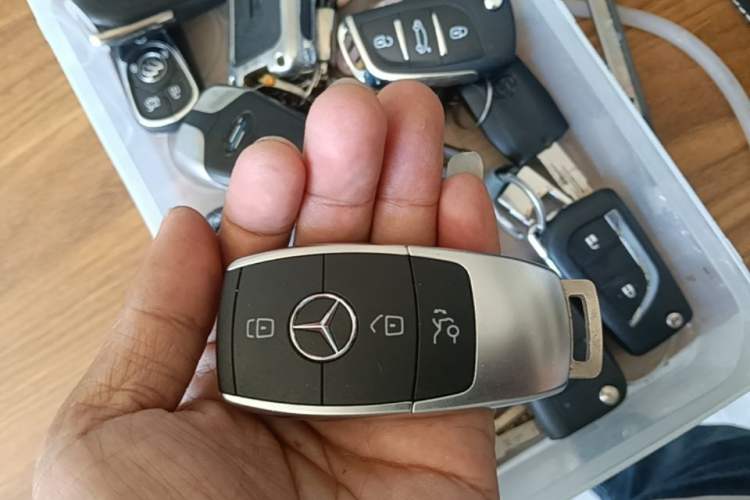 Used Mercedes-Benz C-Class 2019 C 180 L Fashion Edition Sport Version Vehicle Key