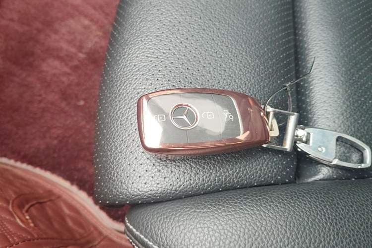 Used Mercedes-Benz C-Class 2019 Restyled C 260 L Sport Edition Vehicle Key