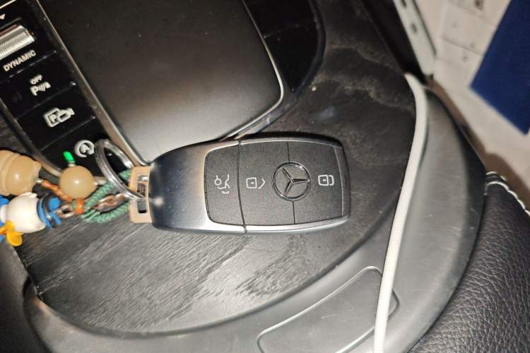 Used Mercedes-Benz C-Class 2019 C 180 L Fashion Edition Sport Version Vehicle Key