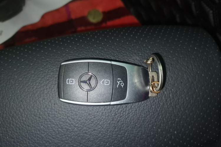 Used Mercedes-Benz C-Class 2019 Restyled C 260 L Sport Edition Vehicle Key
