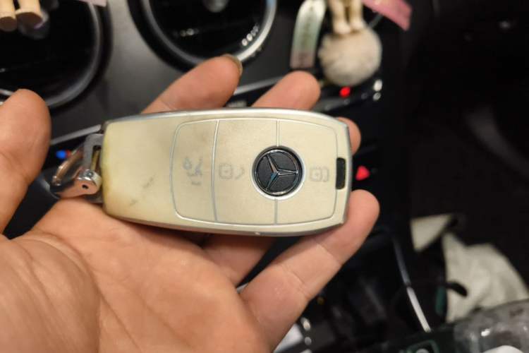 Used Mercedes-Benz C-Class 2019 C 260 L Sport Edition Vehicle Key