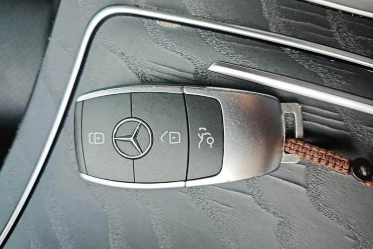 Used Mercedes-Benz C-Class 2019 C 260 L Sport Edition Vehicle Key