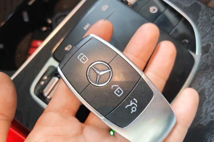 Used Mercedes-Benz C-Class 2019 Restyled C 260 L Sport Edition Vehicle Key