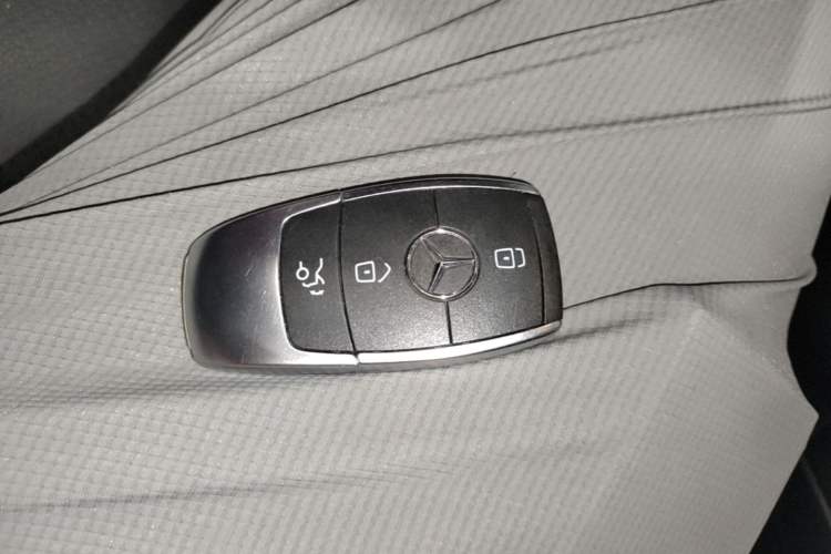 Used Mercedes-Benz C-Class 2019 Restyled C 260 L Sport Edition Vehicle Key