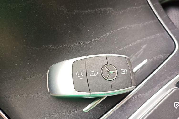 Used Mercedes-Benz C-Class 2019 C 180 L Fashion Edition Sport Version Vehicle Key