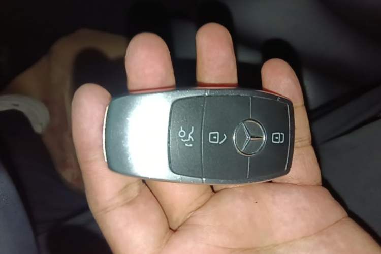 Used Mercedes-Benz C-Class 2019 C 260 L Sport Edition Vehicle Key