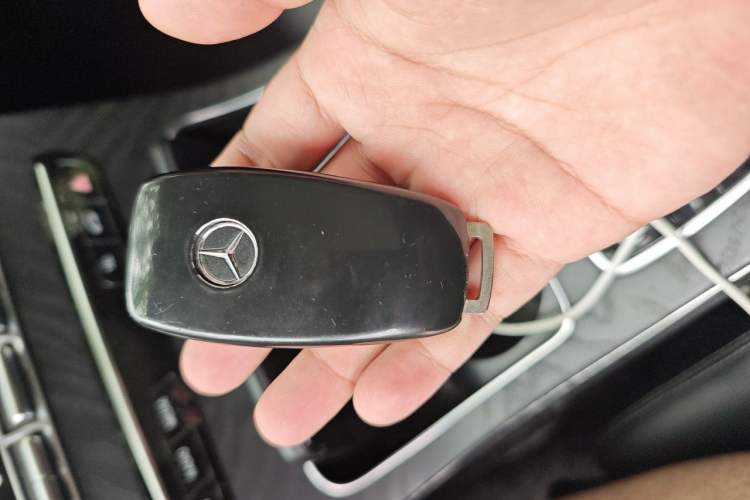 Used Mercedes-Benz C-Class 2019 C 260 L Sport Edition Vehicle Key