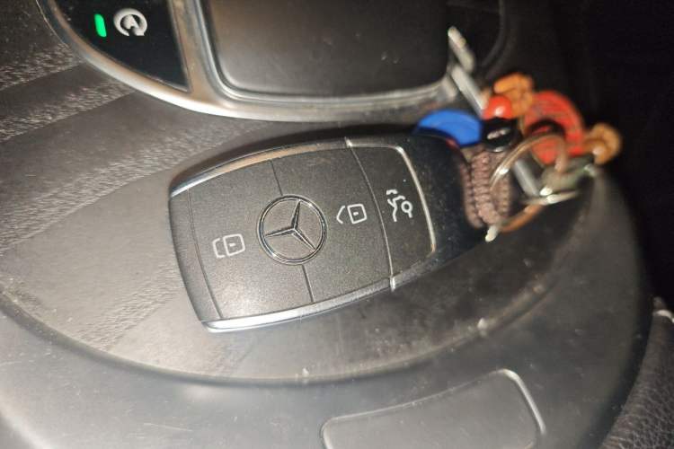 Used Mercedes-Benz C-Class 2019 C 260 L Sport Edition Vehicle Key