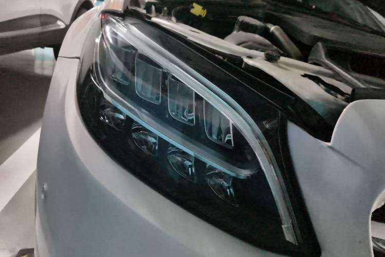 Used Mercedes-Benz C-Class 2019 Restyled C 260 L Sport Edition Right Front Headlight