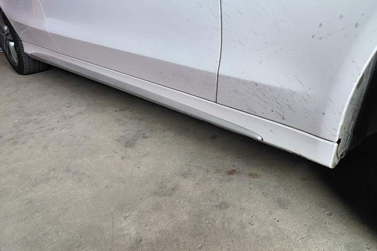 Used Mercedes-Benz C-Class 2019 C 260 L Sport Edition Right Side Sill