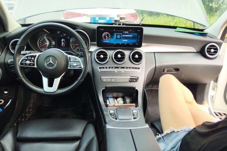 Used Mercedes-Benz C-Class 2019 C 180 L Fashion Edition Sport Version Center Console