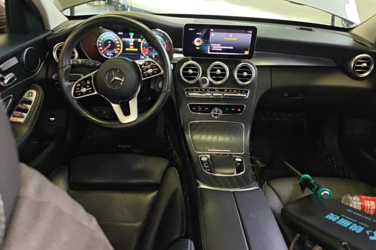 Used Mercedes-Benz C-Class 2019 C 260 Estate Center Console