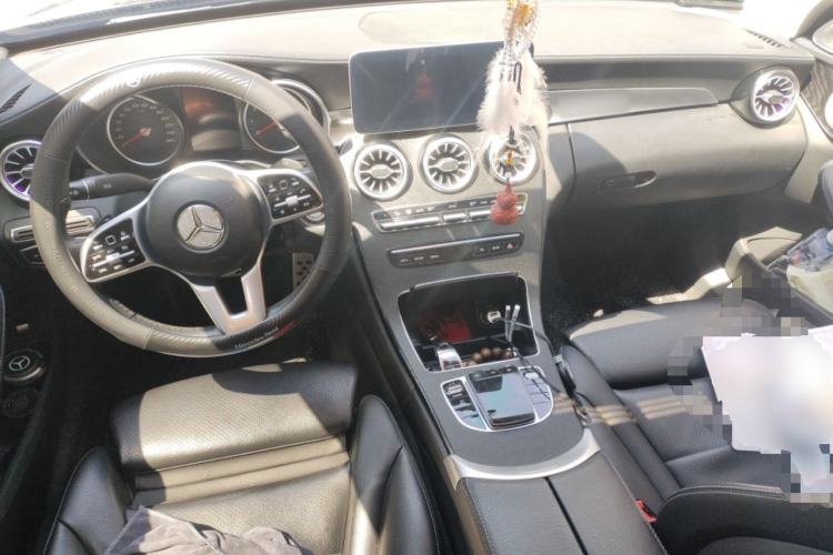 Used Mercedes-Benz C-Class 2019 C 180 L Fashion Edition Sport Version Center Console