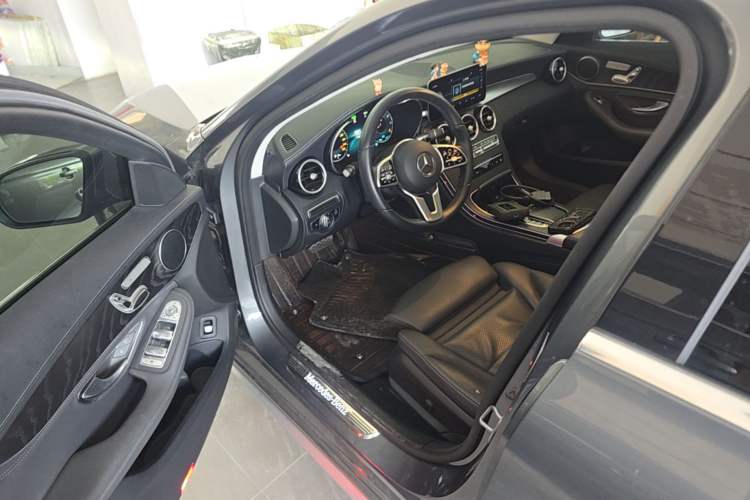 Used Mercedes-Benz C-Class 2019 Restyled C 260 L Sport Edition Driver Seat