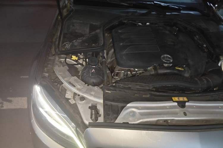 Used Mercedes-Benz C-Class 2019 C 260 Coupe Engine Bay Right