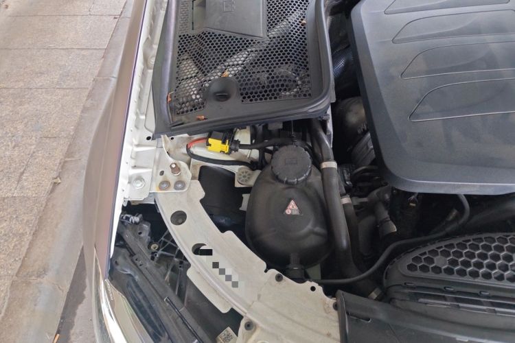 Used Mercedes-Benz C-Class 2019 Updated C 260 L Engine Bay Right