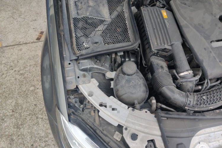 Used Mercedes-Benz C-Class 2019 C 180 L Fashion Edition Sport Version Engine Bay Right