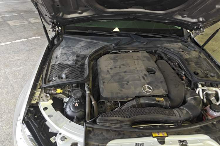 Used Mercedes-Benz C-Class 2019 C 260 Estate Engine Bay Right