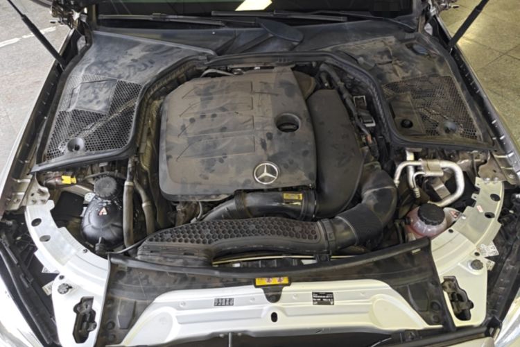 Used Mercedes-Benz C-Class 2019 C 260 Estate Engine Bay