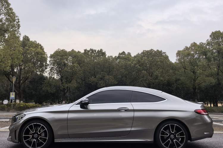 Used Mercedes-Benz C-Class 2019 C 260 4MATIC Coupe Exterior 2