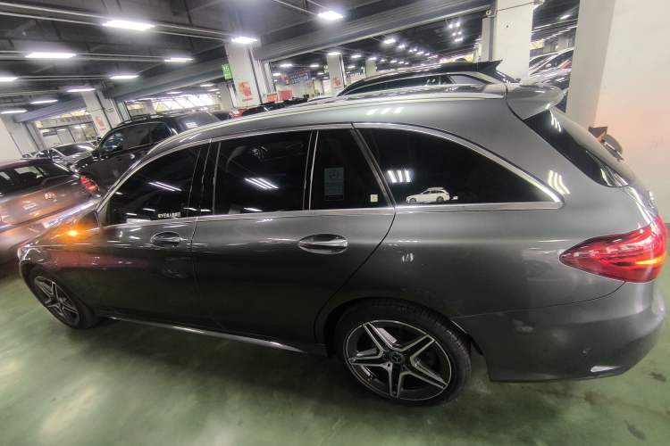 Used Mercedes-Benz C-Class 2019 C 260 Estate Exterior 3