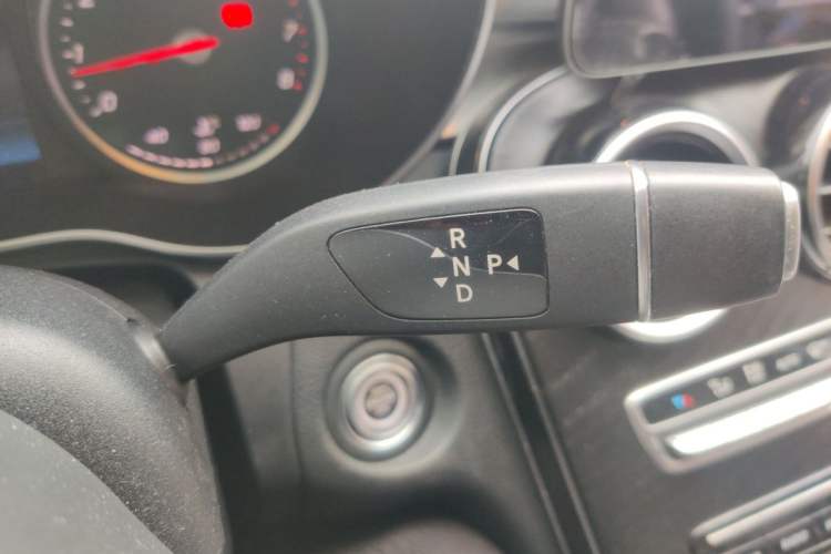 Used Mercedes-Benz C-Class 2019 C 180 L Fashion Edition Sport Version Gear Lever