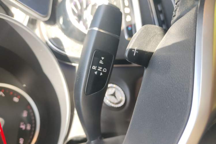 Used Mercedes-Benz C-Class 2019 C 180 L Fashion Edition Sport Version Gear Lever