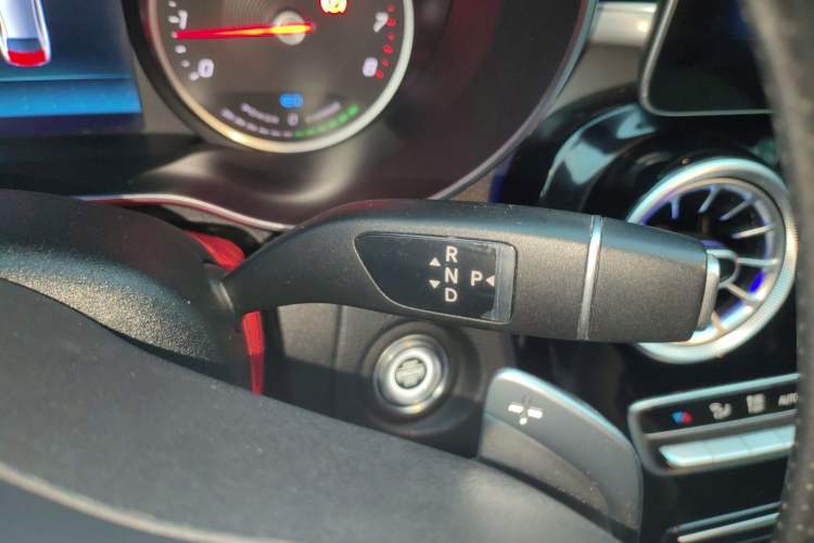Used Mercedes-Benz C-Class 2019 C 260 Sport Edition Gear Lever
