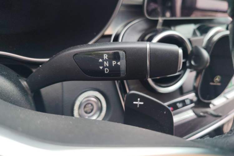 Used Mercedes-Benz C-Class 2019 Restyled C 260 L Sport Edition Gear Lever