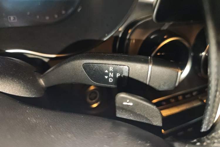 Used Mercedes-Benz C-Class 2019 Restyled C 260 L Sport Edition Gear Lever